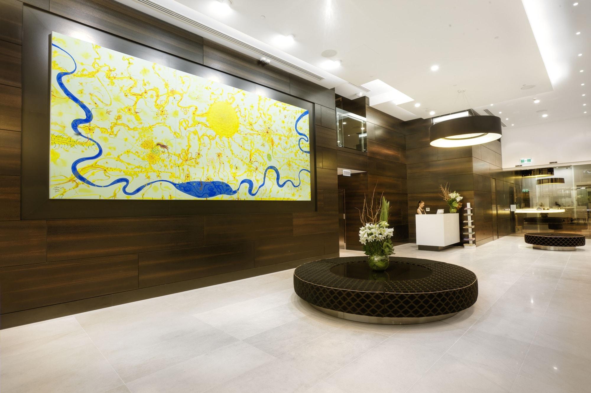 The Olsen Melbourne Art Series Інтер'єр фото The lobby of the hotel
