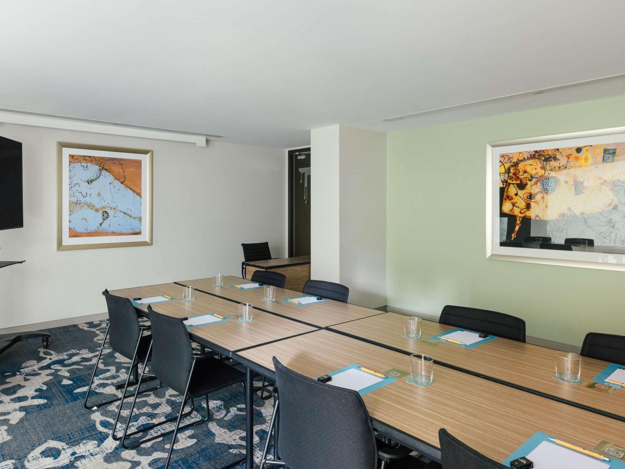 The Olsen Melbourne Art Series Екстер'єр фото Meeting room