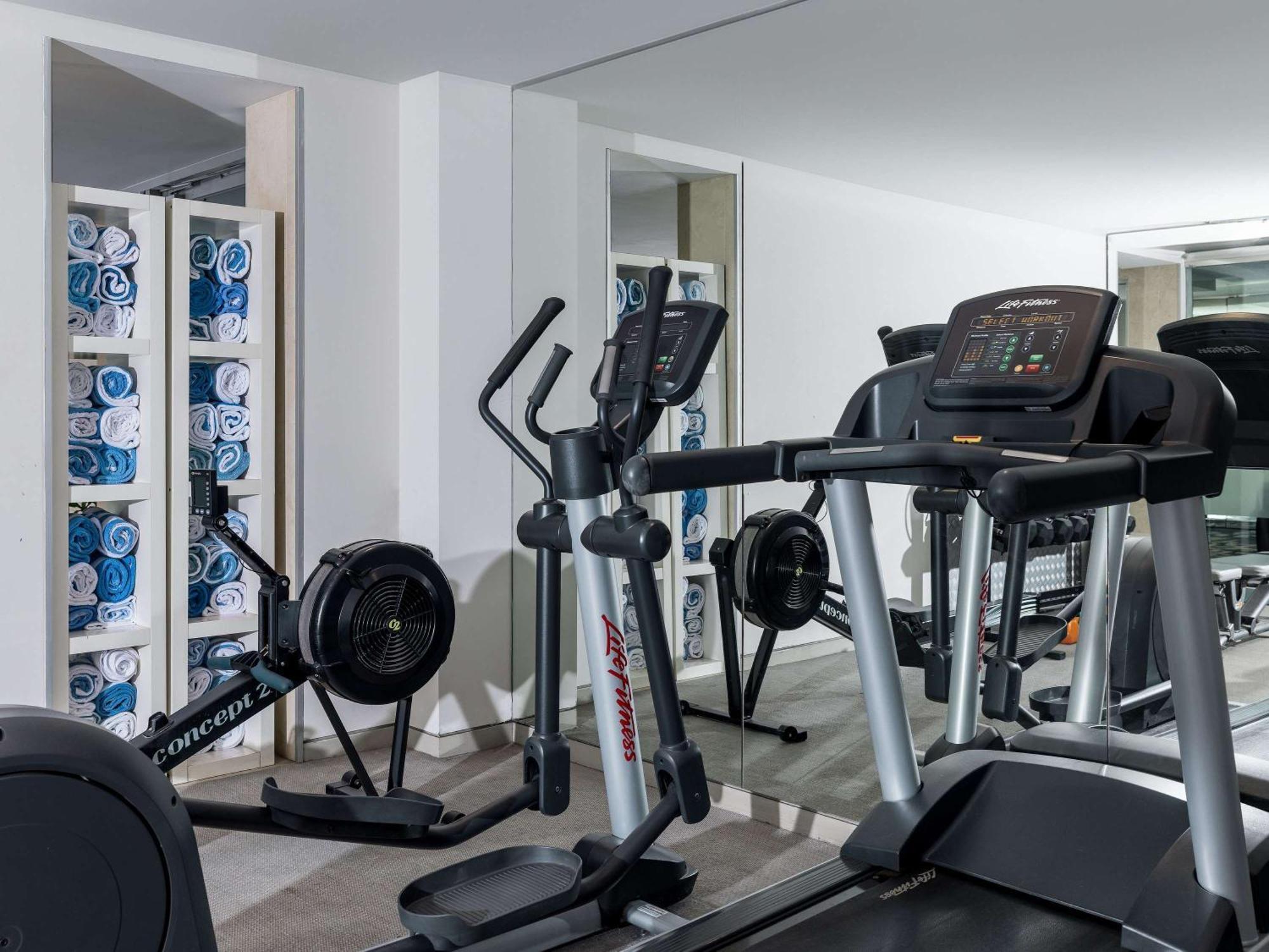 The Olsen Melbourne Art Series Екстер'єр фото A gym