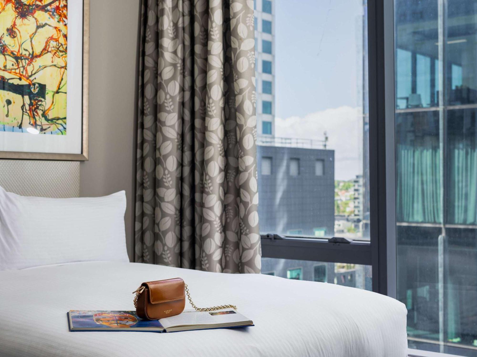The Olsen Melbourne Art Series Екстер'єр фото A bedroom at the hotel
